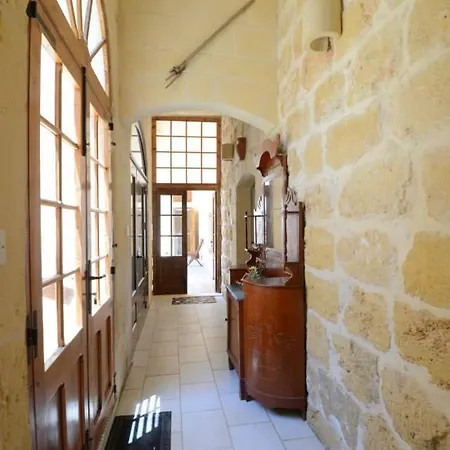 Dom wakacyjny 6 Bedroom With Large Private Pool *