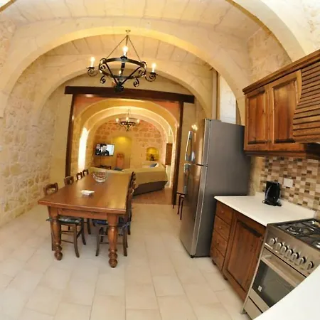 6 Bedroom With Large Private Pool Zebbug (Gozo)