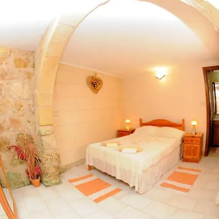 Dom wakacyjny 6 Bedroom With Large Private Pool Zebbug (Gozo)