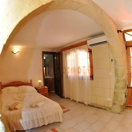 Dom wakacyjny 6 Bedroom With Large Private Pool *