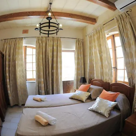 Holiday home 6 Bedroom With Large Private Pool *