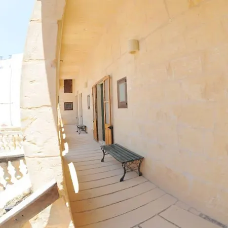 6 Bedroom With Large Private Pool Zebbug (Gozo)