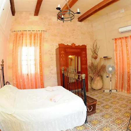 Holiday home 6 Bedroom With Large Private Pool Zebbug (Gozo)