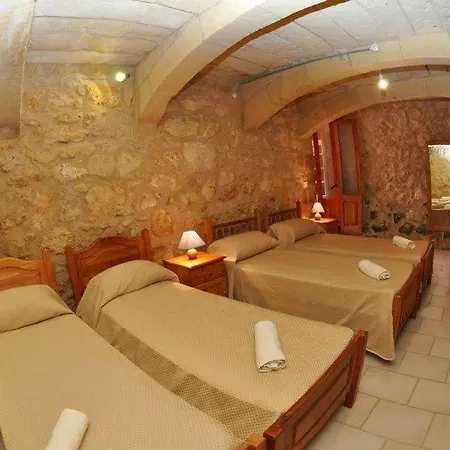 6 Bedroom With Large Private Pool Zebbug (Gozo)